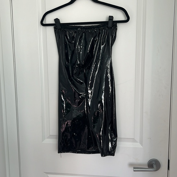 PrettyLittleThing - Shape Black Vinyl Bandeau Bodycon Dress - size 6 US - Picture 5 of 6